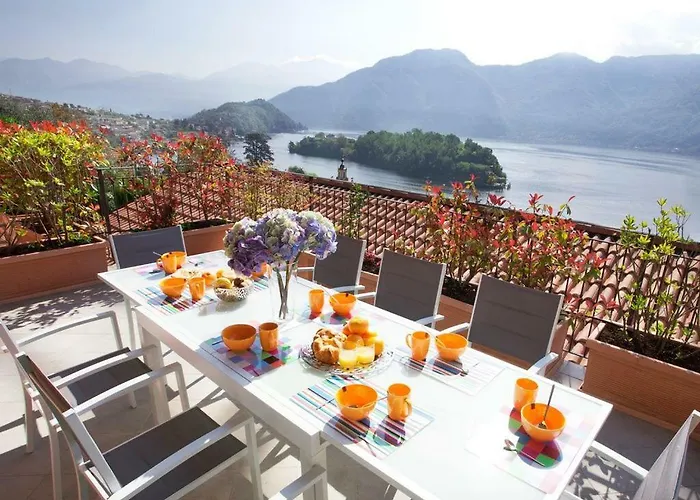 דירה No 4-sleeps 10 By Italian סלה קומצ'ינה