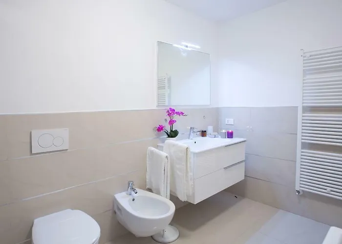 No 4-sleeps 10 By Italian Lägenhet