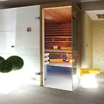 No 4-sleeps 10 By Italian شقة *