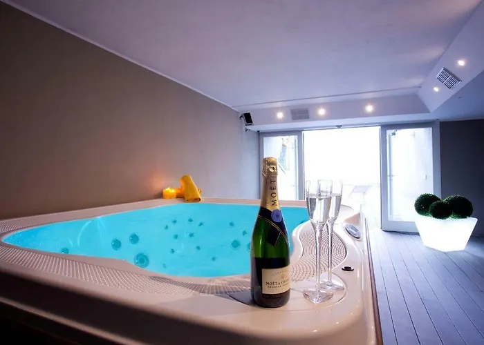 No 4-sleeps 10 By Italian Apartment Sala Comacina